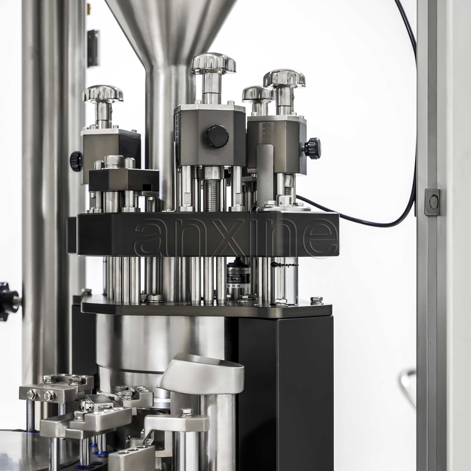 Automatic Capsule Filling Machine NJP-400C