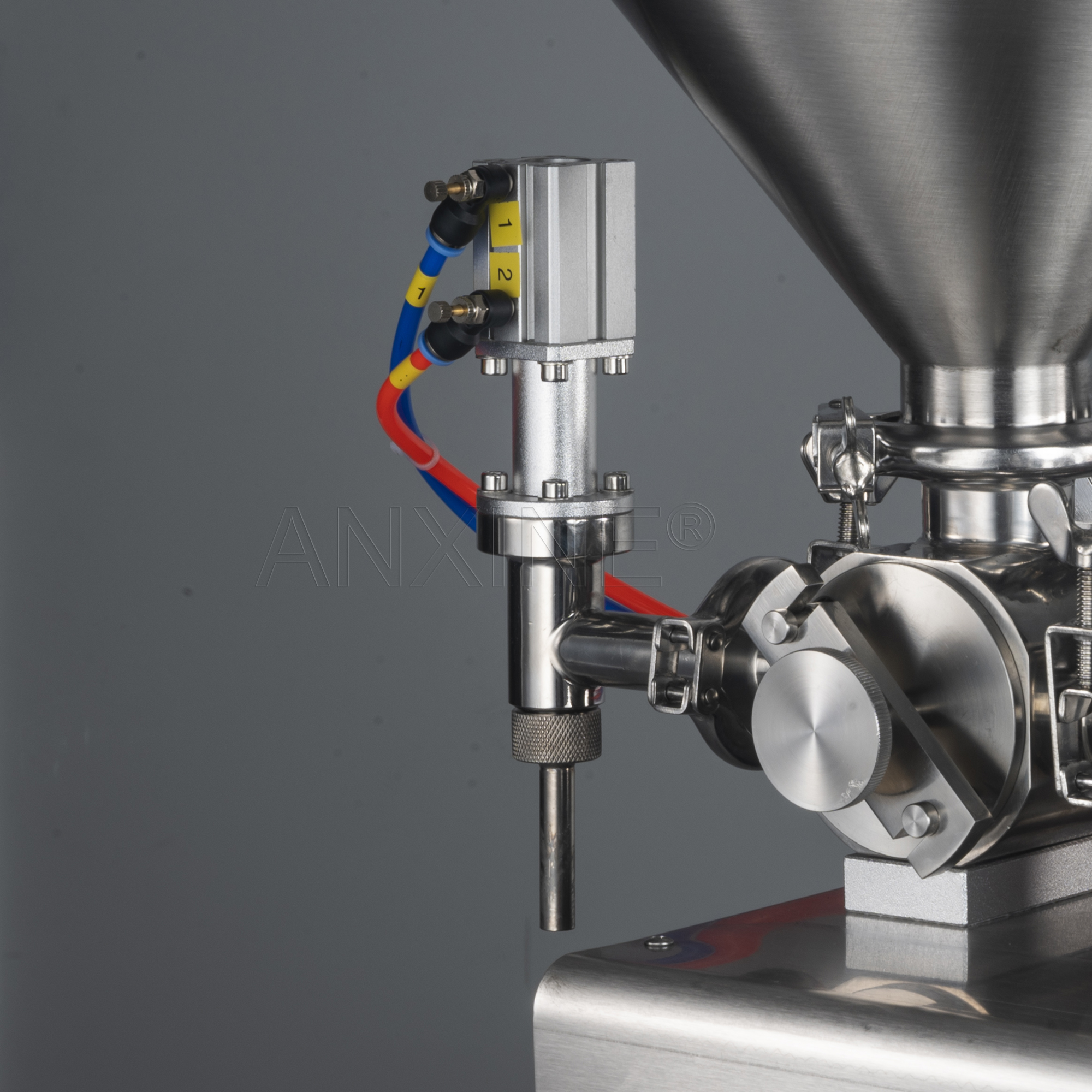 Semi-Auto Liquid Bottle Filling Machine C1WG