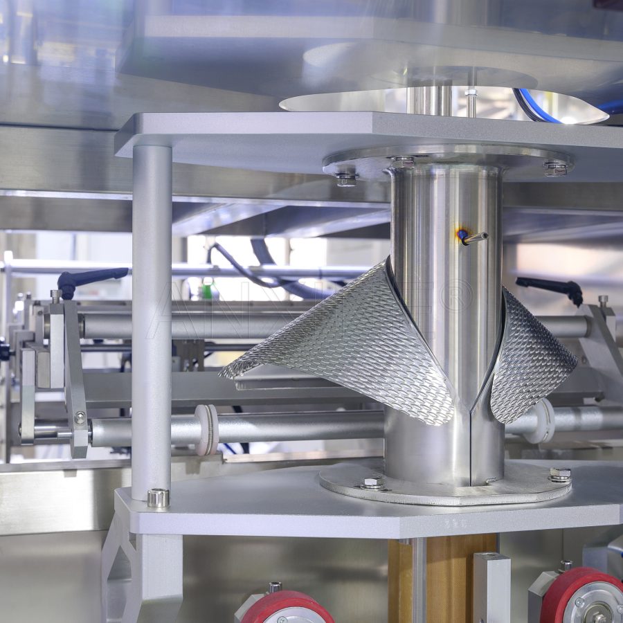 pouch filling machine